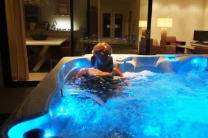 Passion-Spas-Spa-Refresh-Relaxing-Woman