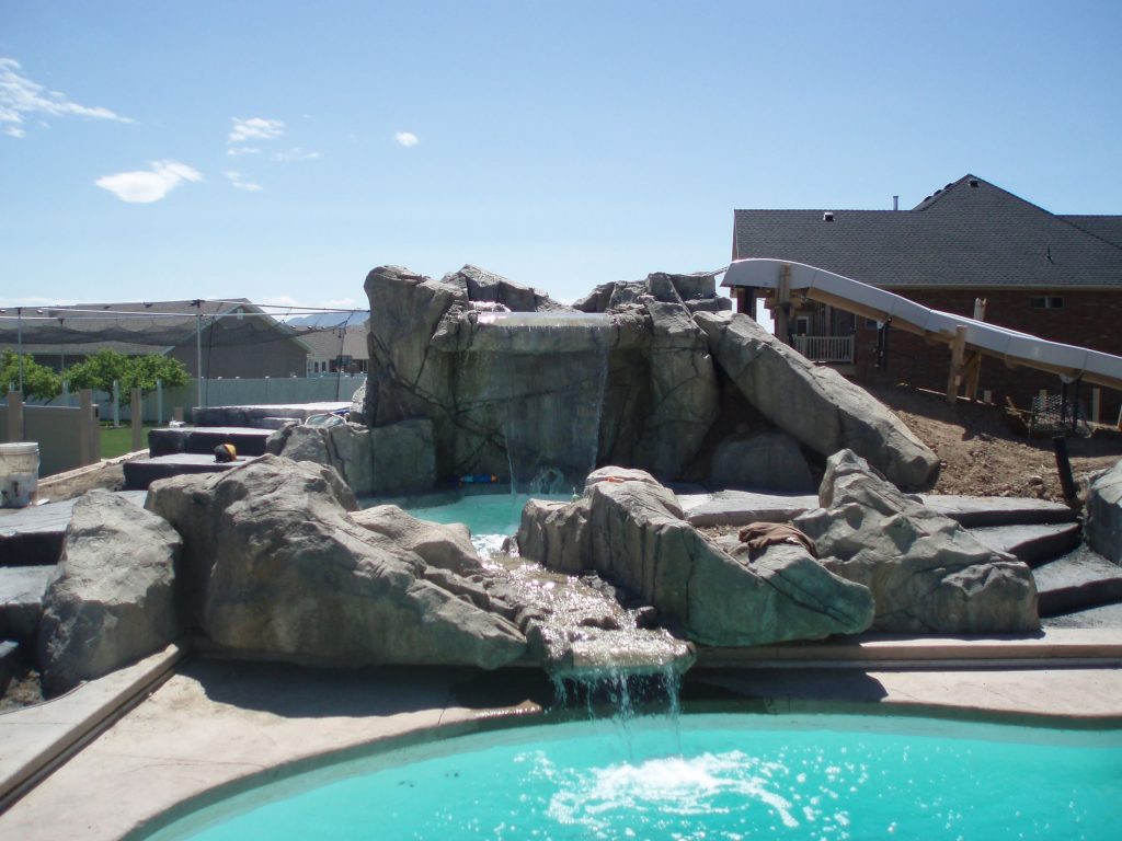 custom-pool-contractor-hardscapes-waterfalls